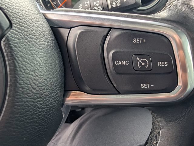 Used 2022 Jeep Wrangler Unlimited Sahara AWD/4WD image 17