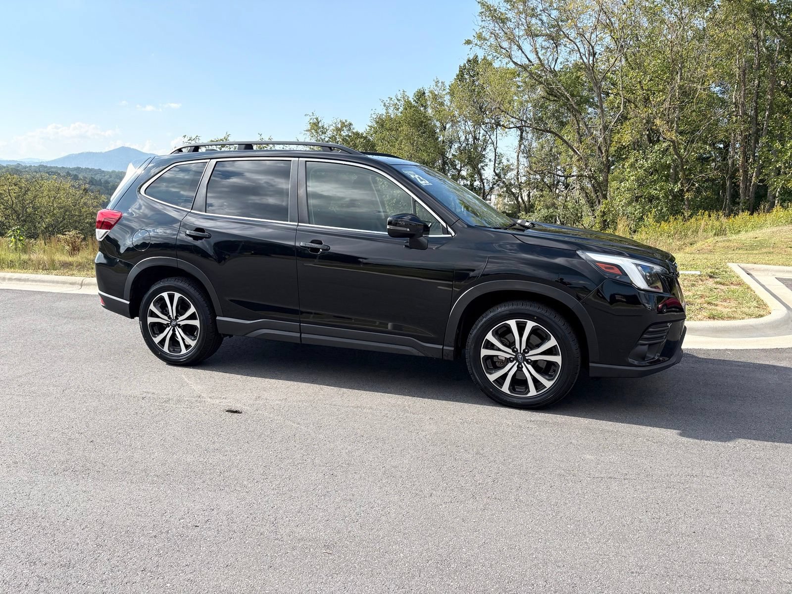 Certified 2023 Subaru Forester Limited AWD/4WD image 7