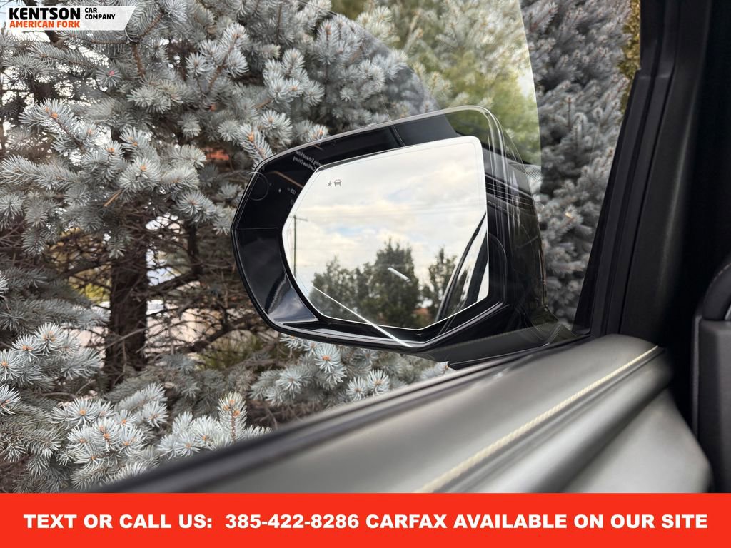 Used 2024 GMC Yukon SLT image 23