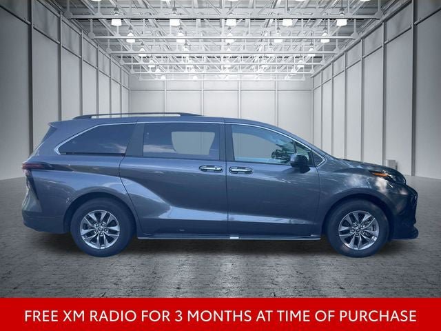 Certified 2025 Toyota Sienna XLE FWD image 5