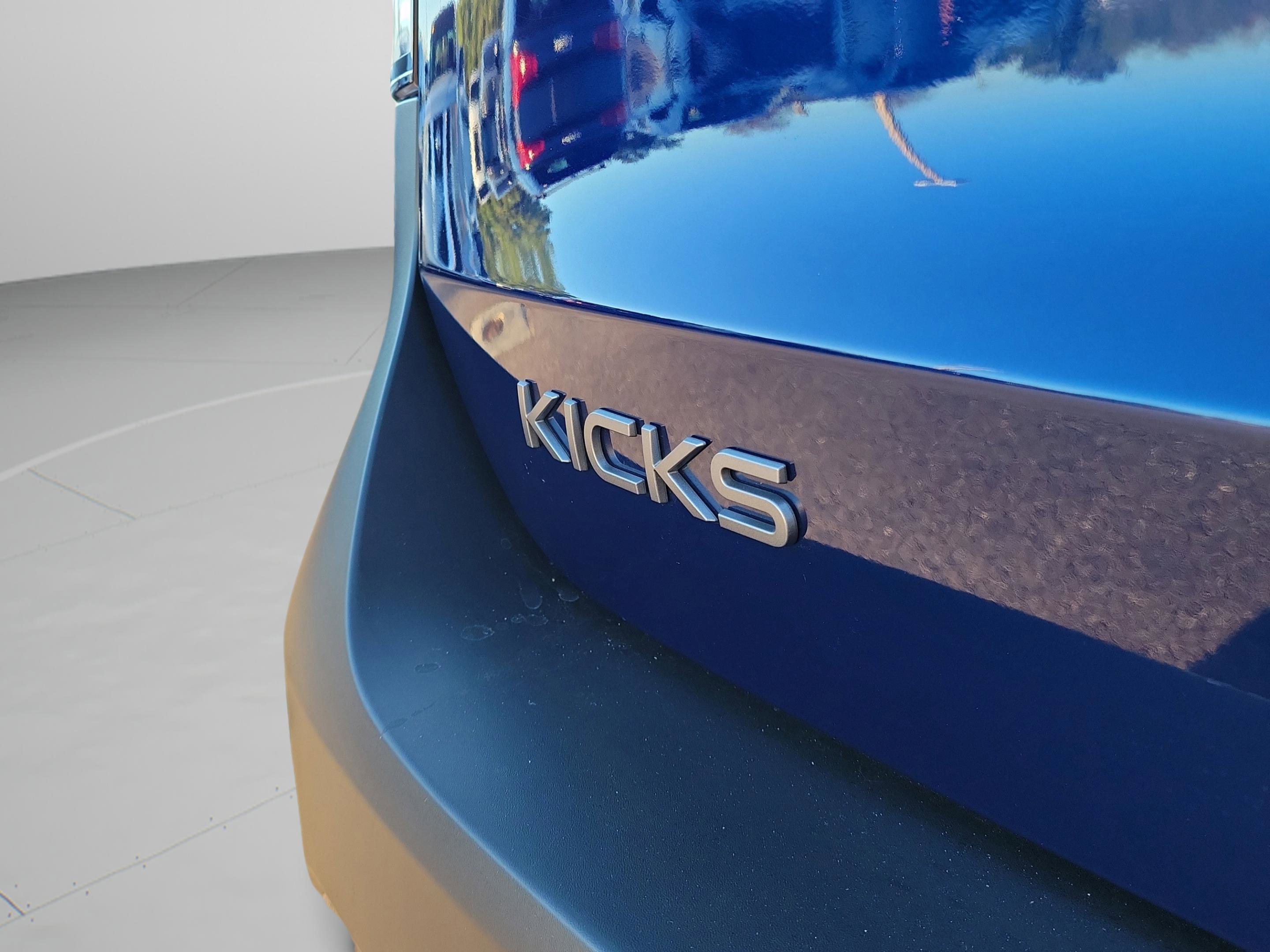 Certified 2025 Nissan Kicks SR image 33