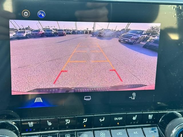 Used 2024 Chevrolet Colorado ZR2 w/ ZR2 Convenience Package III AWD/4WD image 23