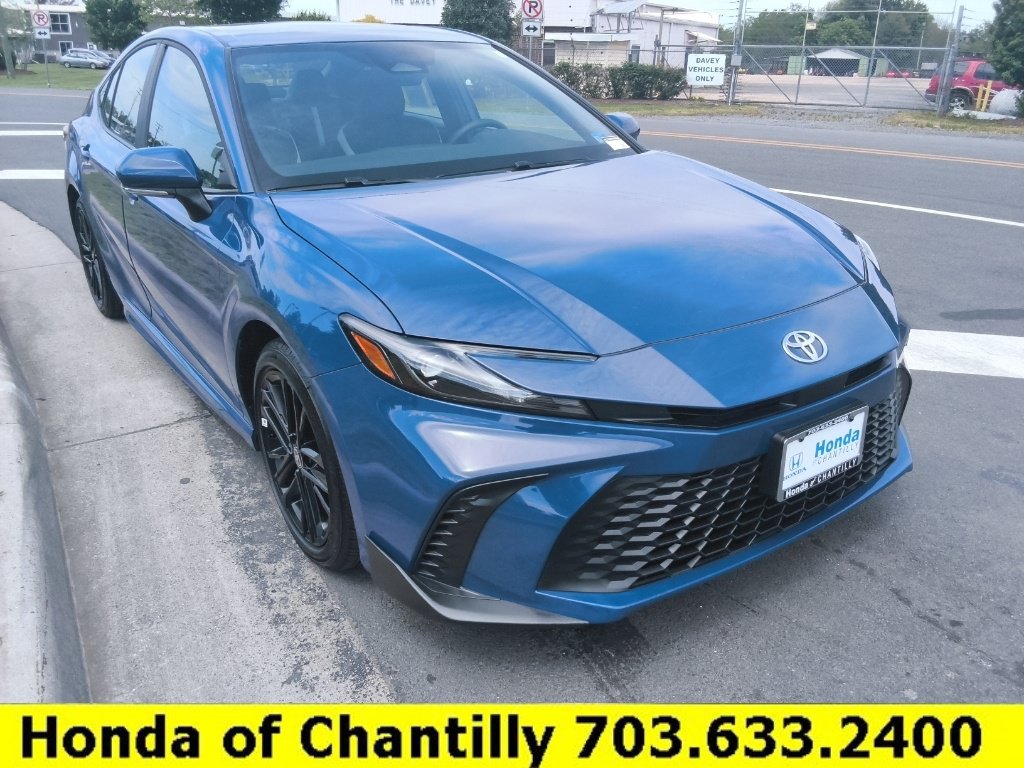 Used 2026 Toyota Camry SE FWD video 1
