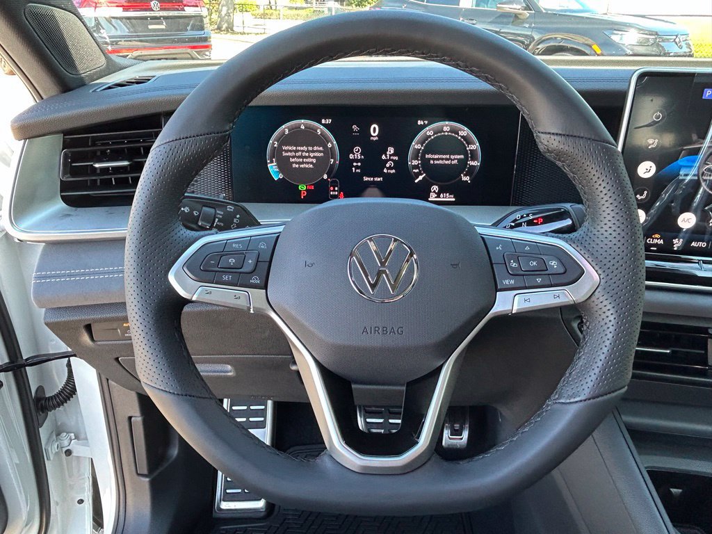 New 2026 Volkswagen Tiguan SE R-Line FWD image 19