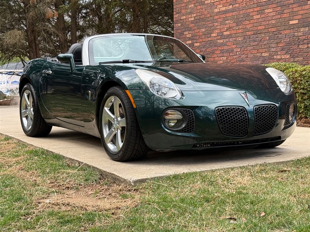 Used 2008 Pontiac Solstice GXP w/ Premium Package image 30