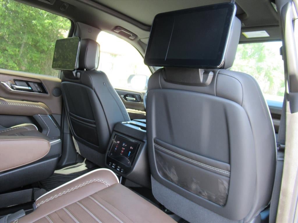 New 2026 GMC Yukon XL Denali Ultimate AWD/4WD image 17
