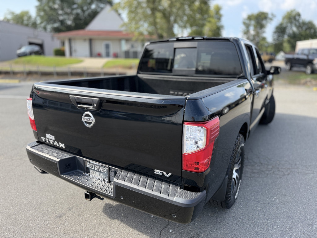Used 2021 Nissan Titan SV w/ Accessory Utility Package RWD image 18