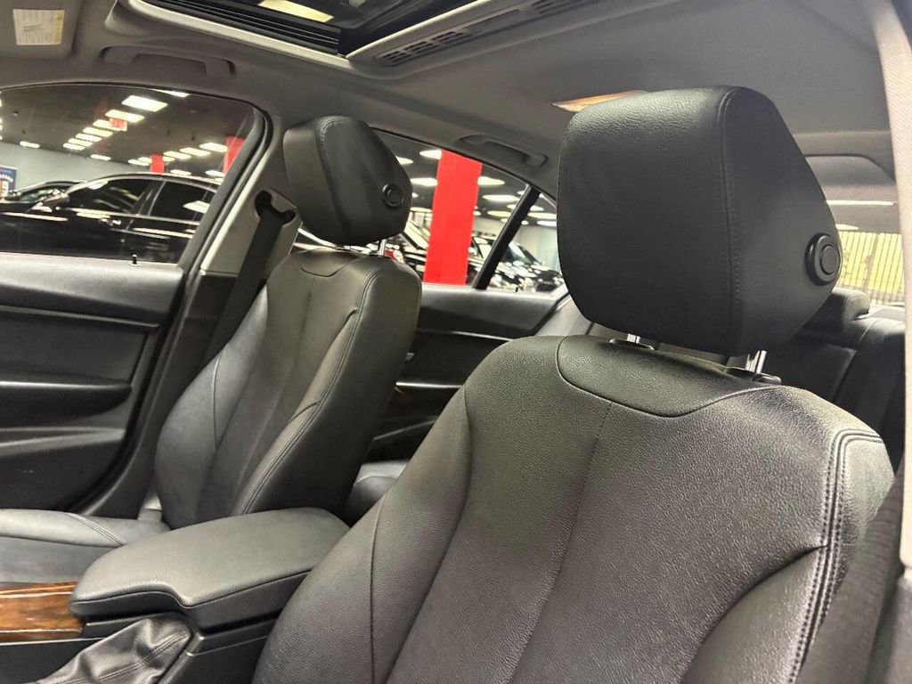 Used 2016 BMW 320i xDrive Sedan image 24