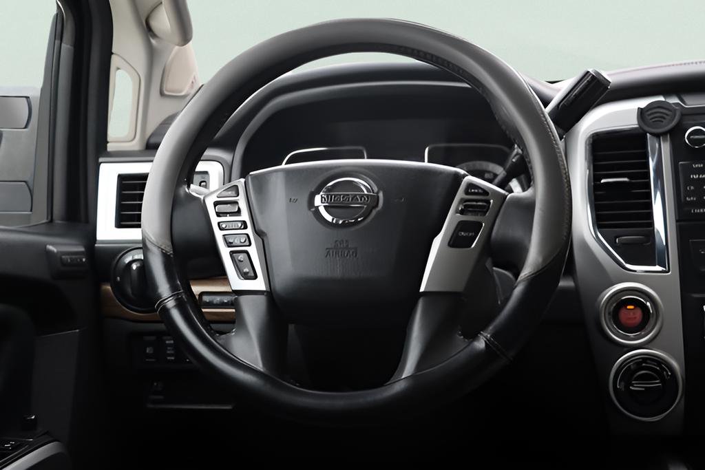 Used 2018 Nissan Titan SL w/ Texas Titan Edition image 13