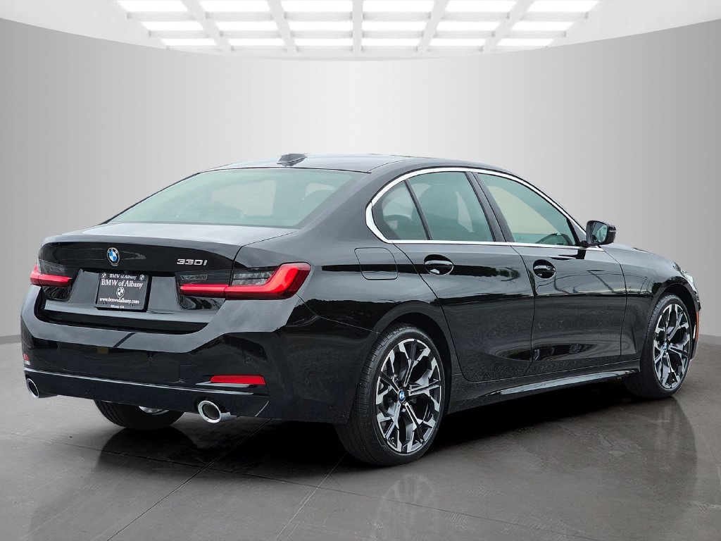 New 2026 BMW 330i Sedan RWD image 6