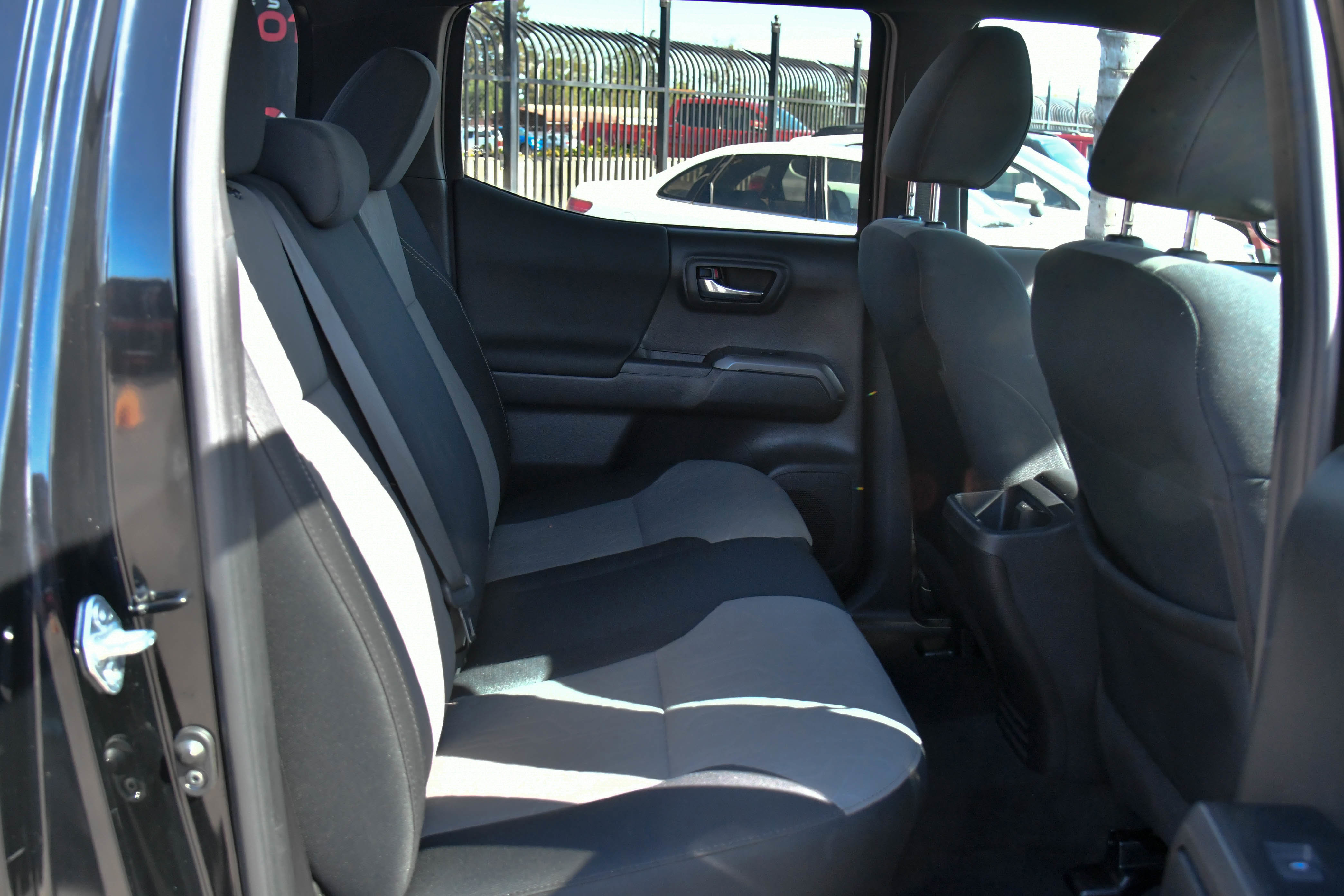 Used 2023 Toyota Tacoma TRD Off-Road w/ Technology Package AWD/4WD image 40