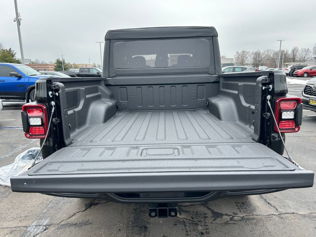 New 2026 Jeep Gladiator Rubicon w/ Safety Group AWD/4WD image 26