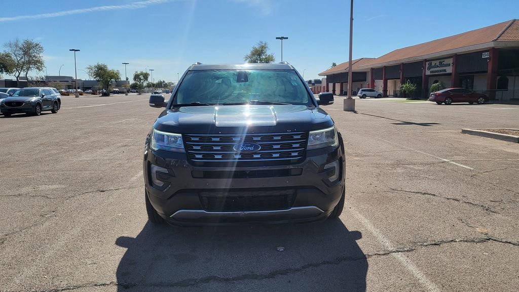 Used 2017 Ford Explorer Limited w/ Equipment Group 301A image 3