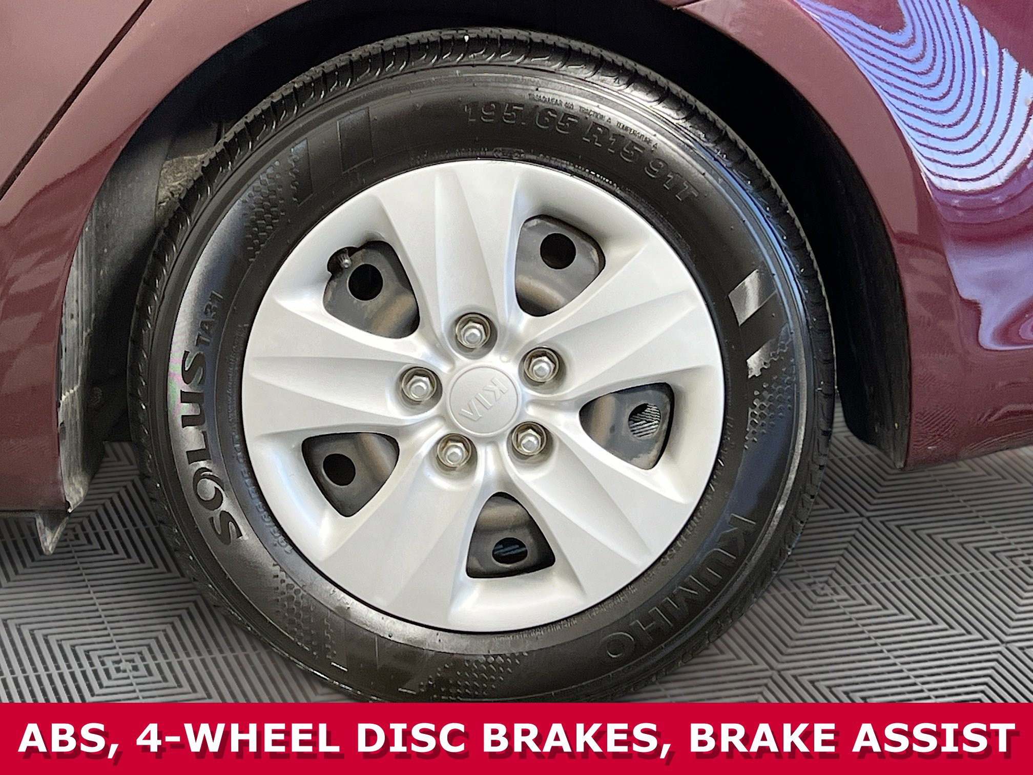 Used 2017 Kia Forte LX w/ LX Popular Package image 32