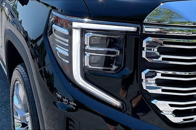 Used 2023 GMC Sierra 1500 Denali w/ Denali Reserve Package AWD/4WD image 30
