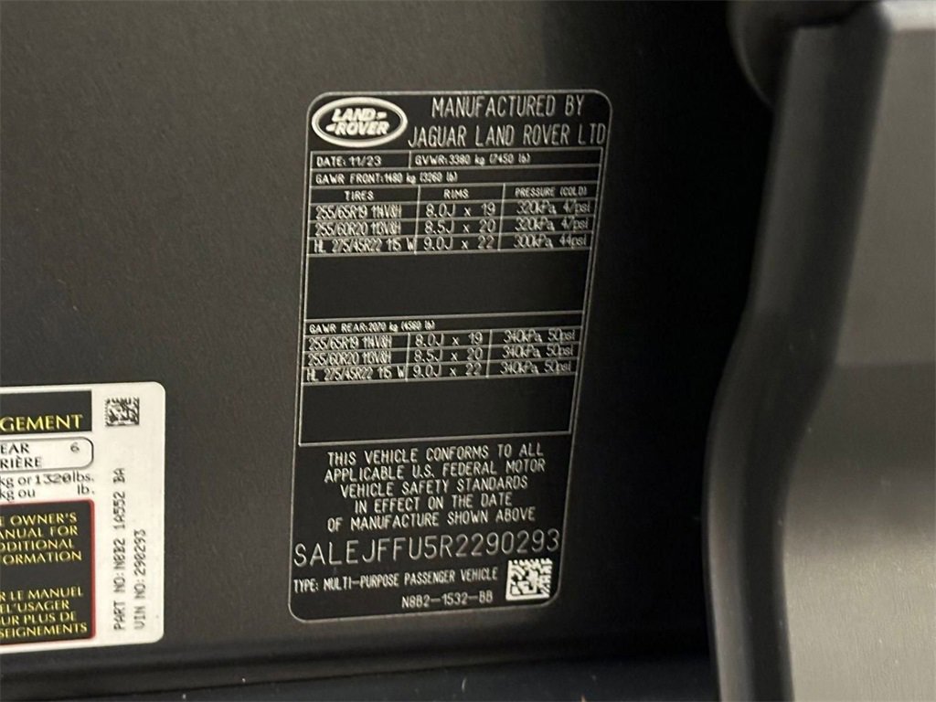 Used 2024 Land Rover Defender 130 S image 39