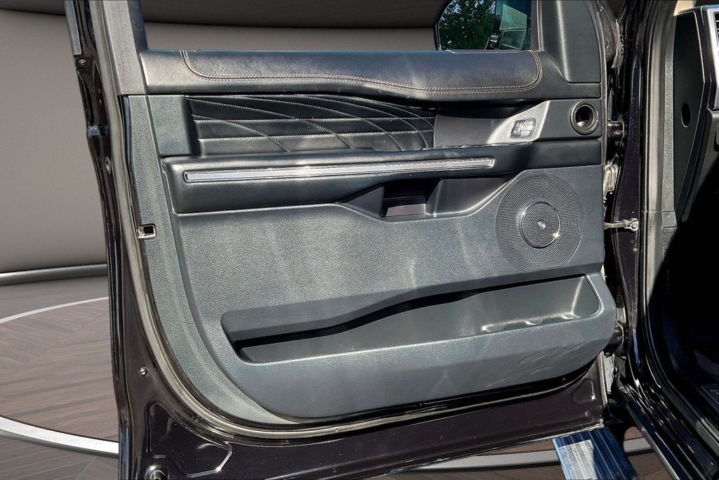 Used 2020 Ford Expedition Max Platinum AWD/4WD image 23