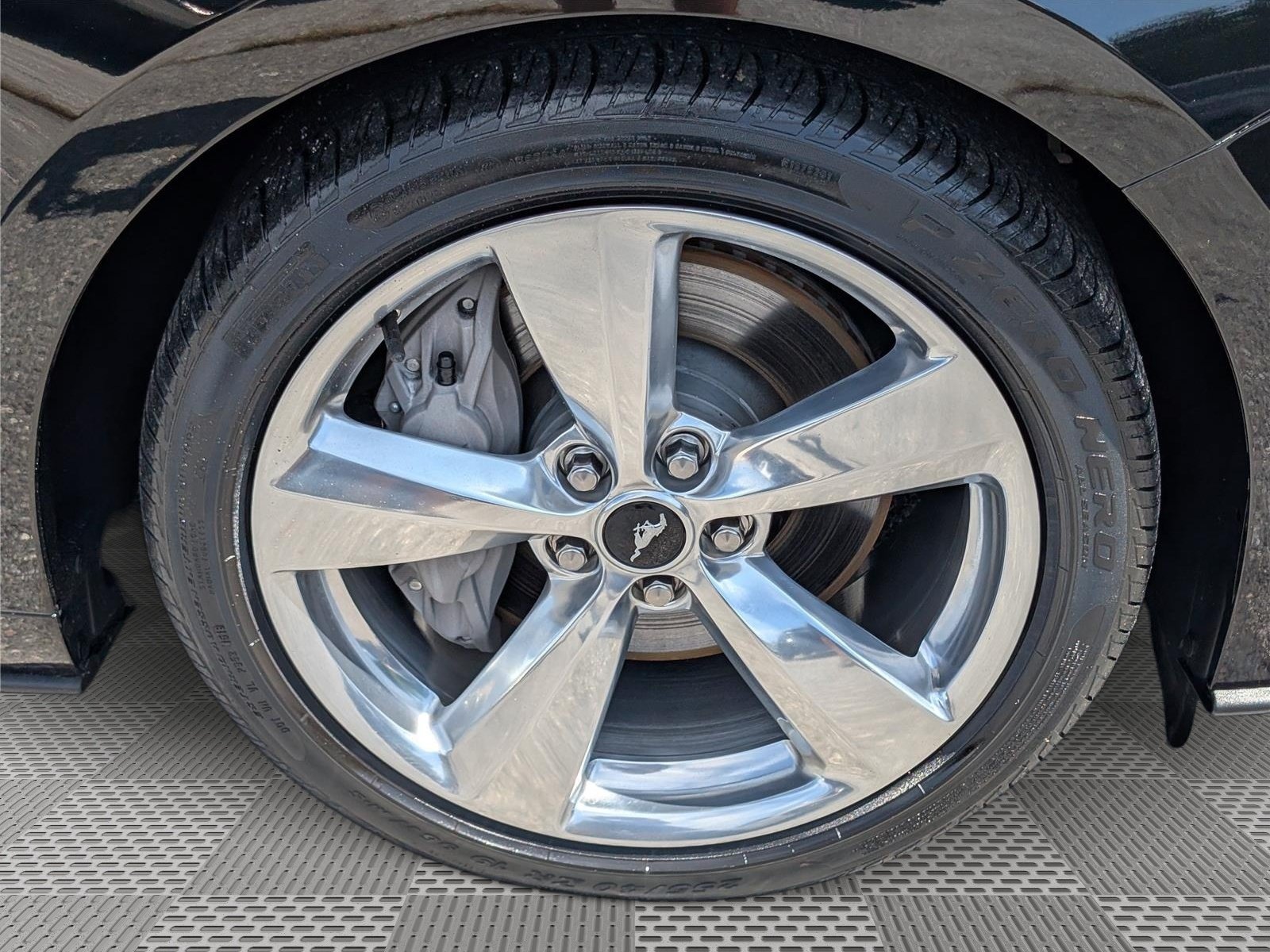 Used 2018 Ford Mustang GT Premium w/ Equipment Group 401A RWD image 11