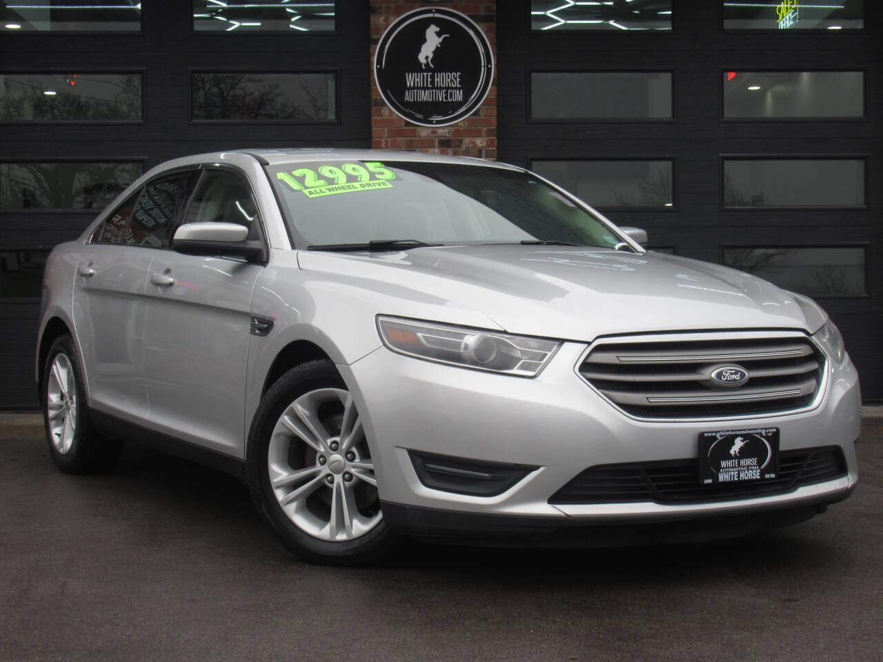 Used 2015 Ford Taurus SEL w/ Equipment Group 201A AWD/4WD image 2