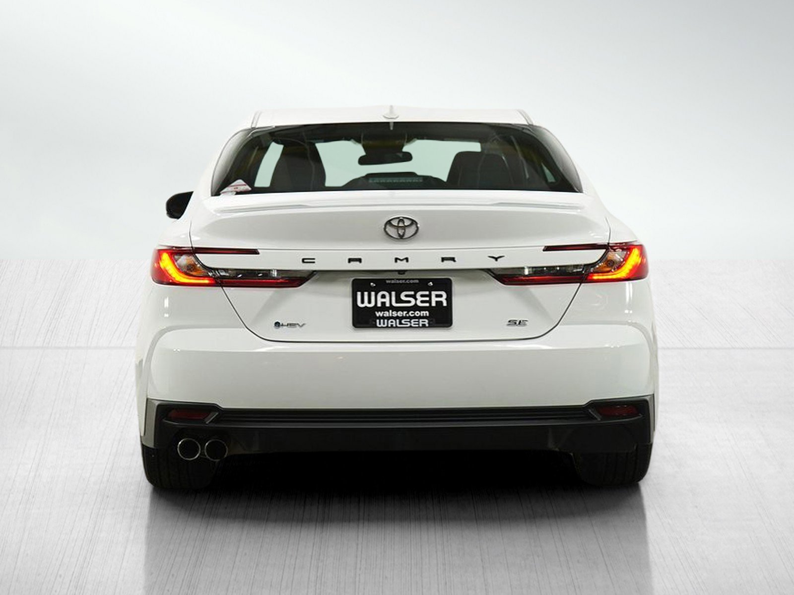 Used 2025 Toyota Camry SE image 6