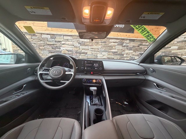 Certified 2023 Hyundai Elantra SEL w/ Preferred Accessory Package FWD image 18