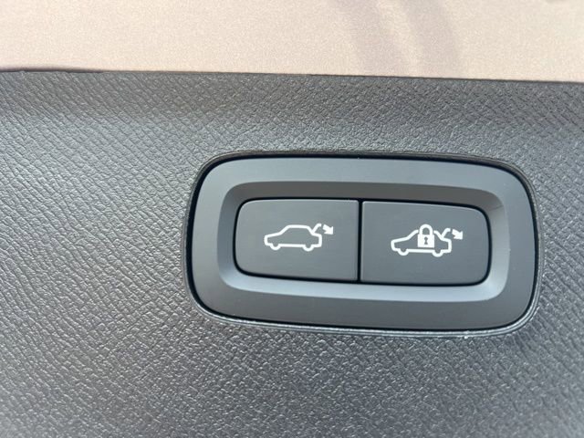 New 2026 Volvo XC90 B6 Plus w/ Protection Package Premier image 29