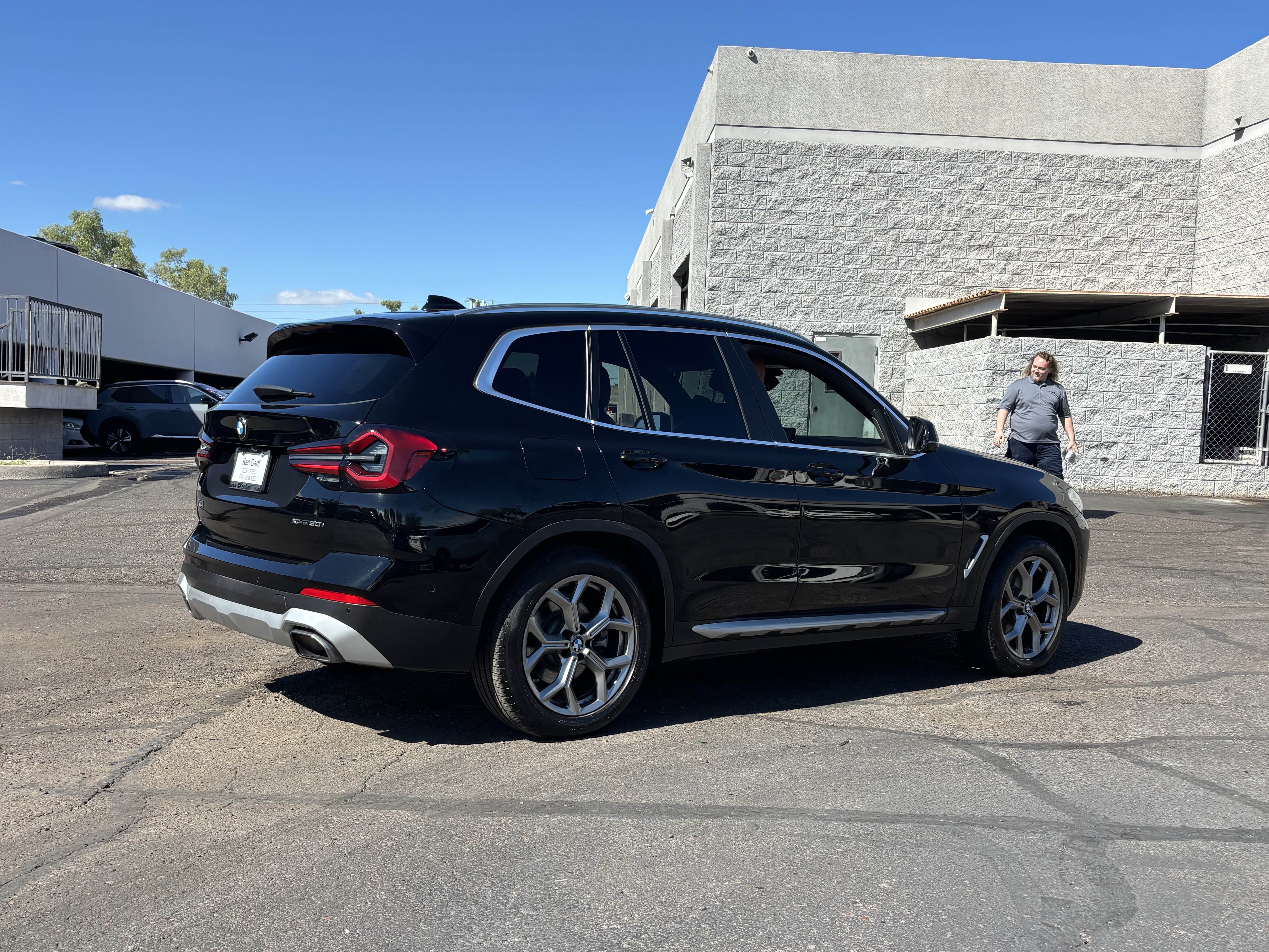 Used 2024 BMW X3 xDrive30i w/ Premium Package AWD/4WD image 3