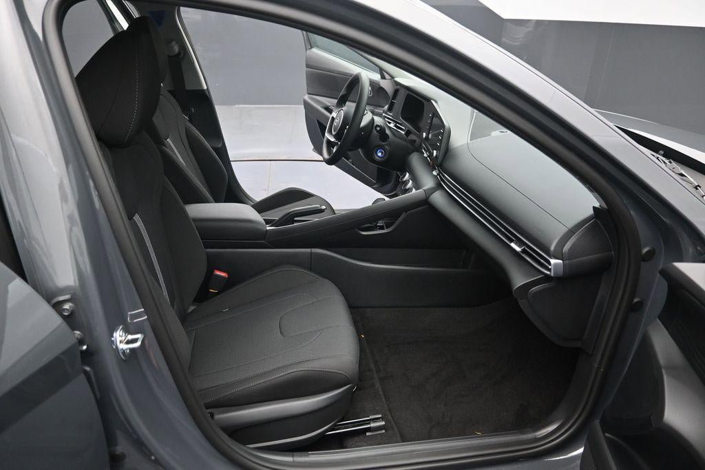 New 2026 Hyundai Elantra SE FWD image 28