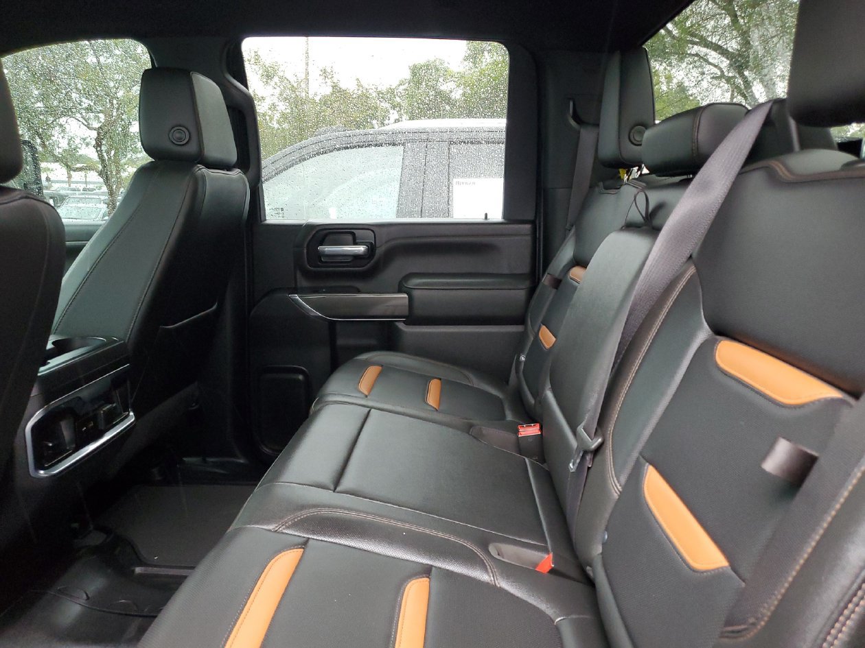 Used 2022 GMC Sierra 3500 AT4 AWD/4WD image 11