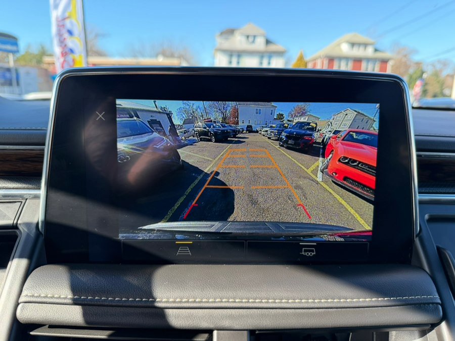 Used 2024 Chevrolet Suburban Premier image 35