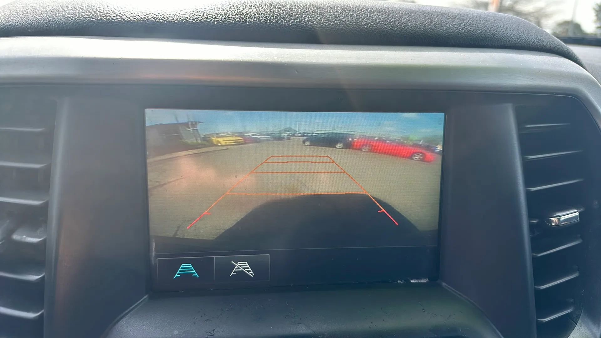 Used 2018 GMC Acadia SLE AWD/4WD image 16