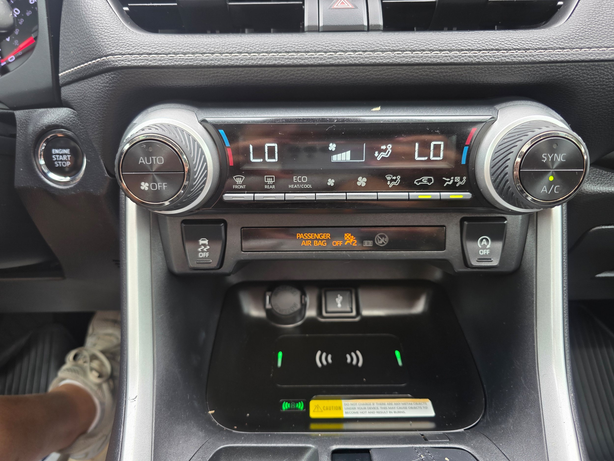 Used 2022 Toyota RAV4 XLE w/ Convenience Package FWD image 12