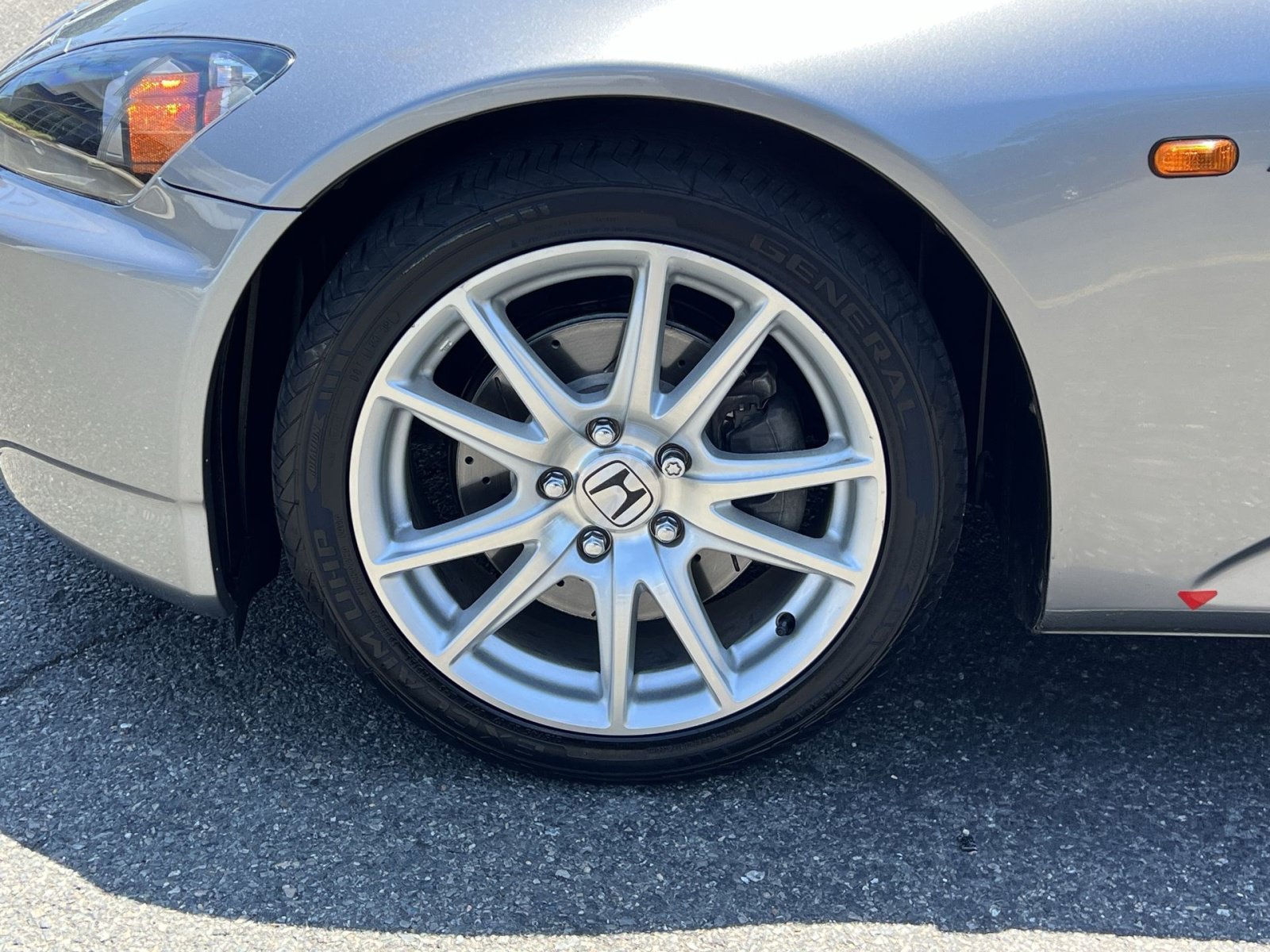 Used 2004 Honda S2000 image 13