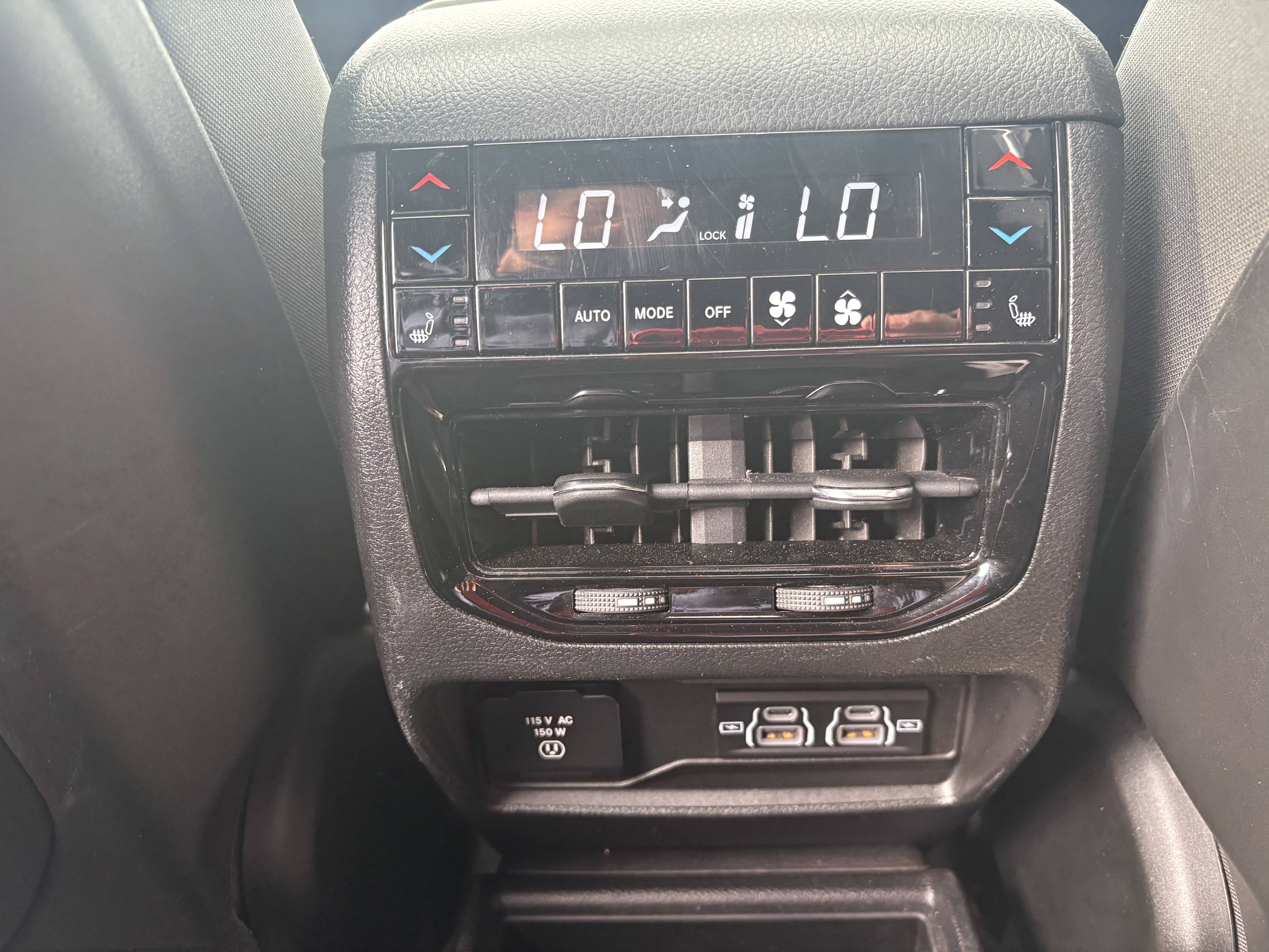 Used 2022 Jeep Grand Cherokee L Overland w/ Luxury Tech Group IV AWD/4WD image 13
