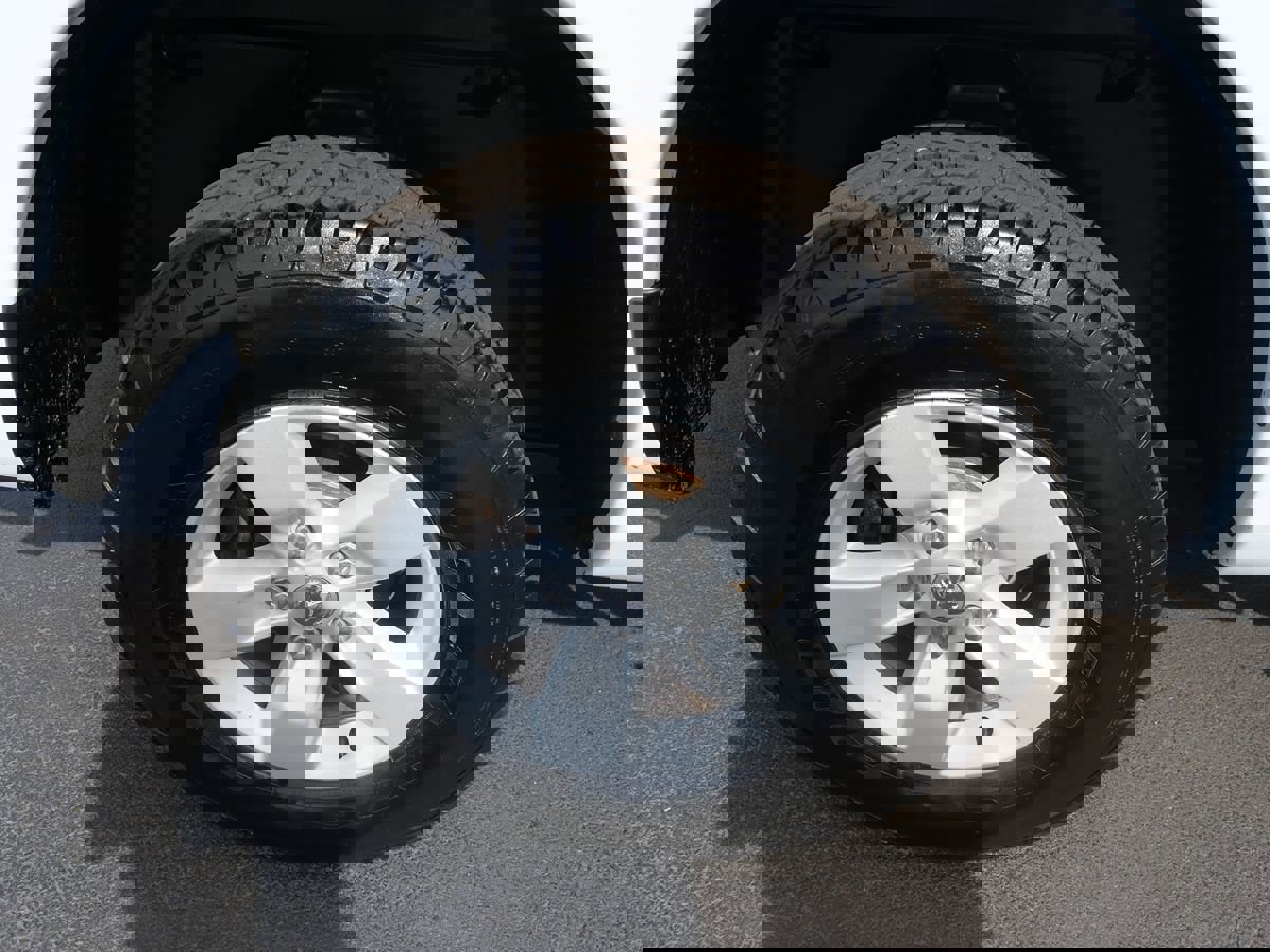 Used 2018 RAM 1500 Express image 31