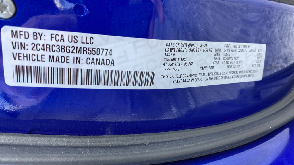 Used 2021 Chrysler Pacifica Touring-L w/ Uconnect Theater Family Group AWD/4WD image 30