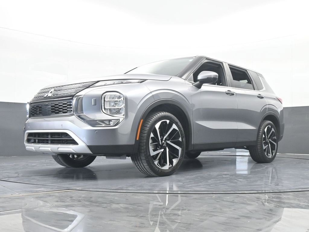 Used 2022 Mitsubishi Outlander SE image 61