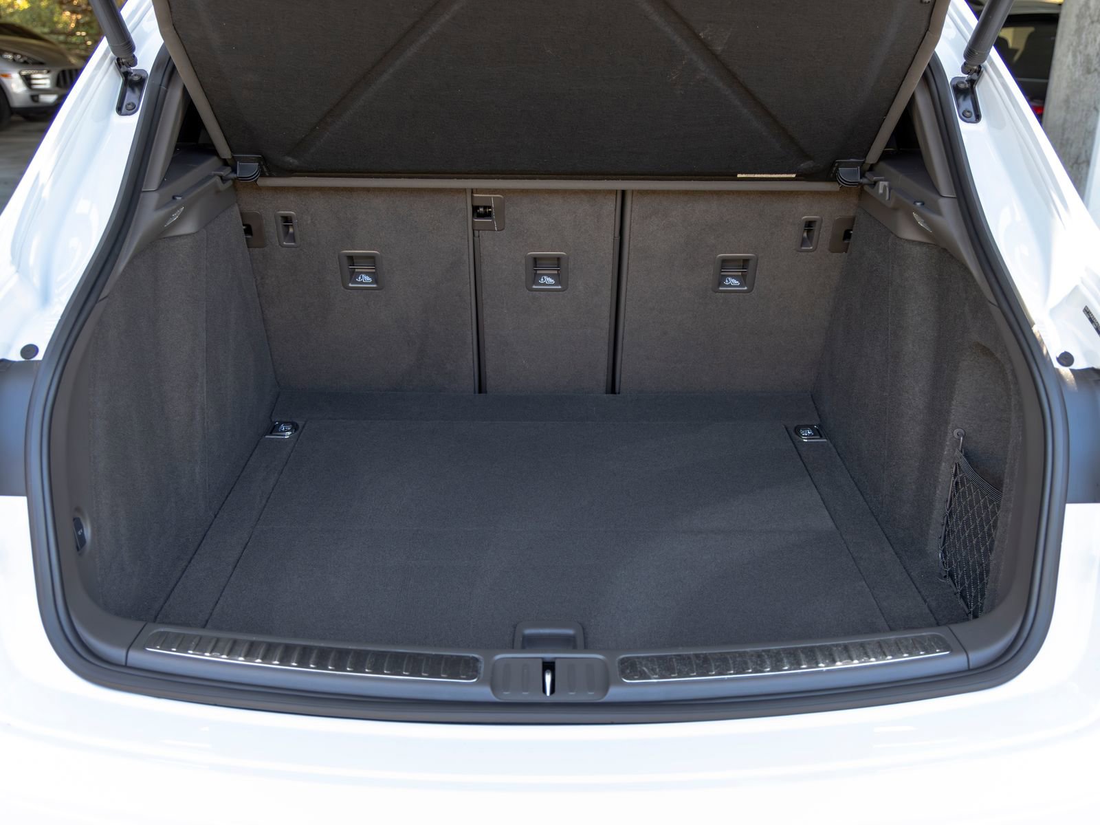 Certified 2026 Porsche Macan image 48