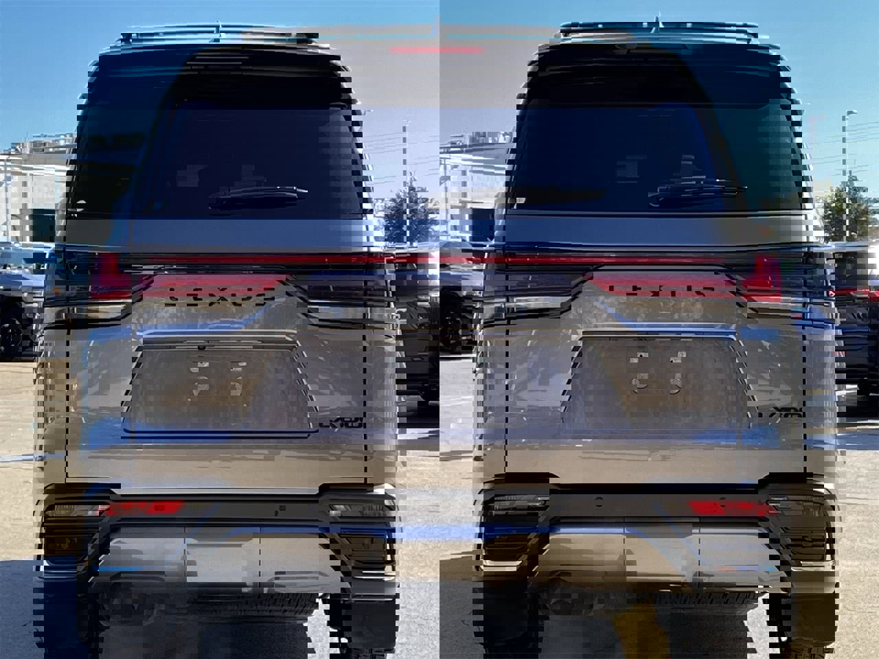 Used 2024 Lexus LX 600 4WD w/ Luxury Package image 5