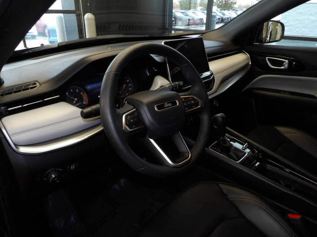 Used 2024 Jeep Compass Limited image 24