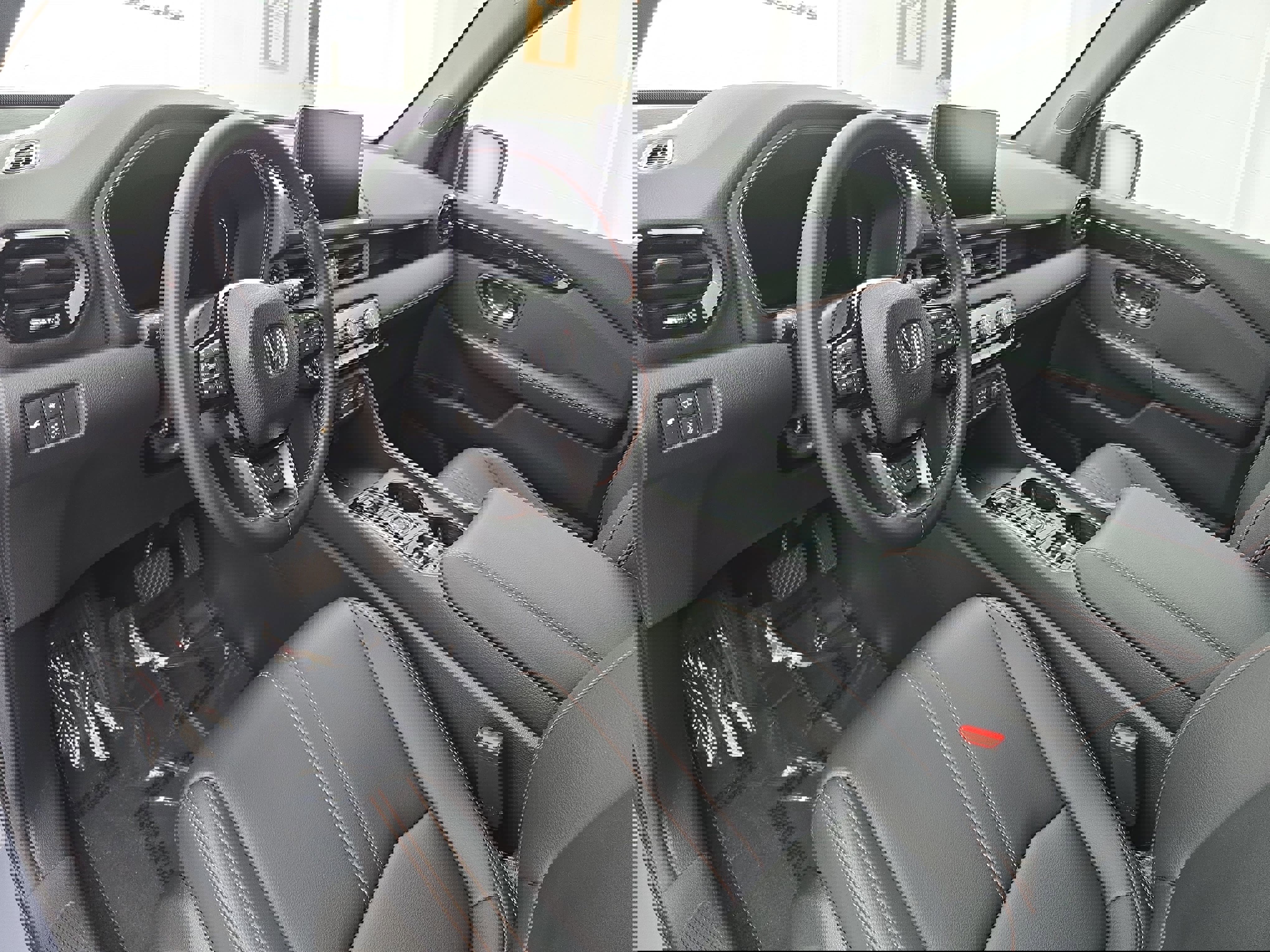 Certified 2025 Honda Pilot TrailSport image 17