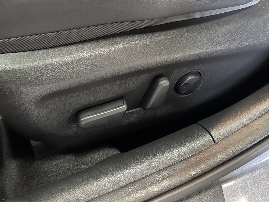 Used 2018 Hyundai Elantra GT w/ Tech Package 03 image 32