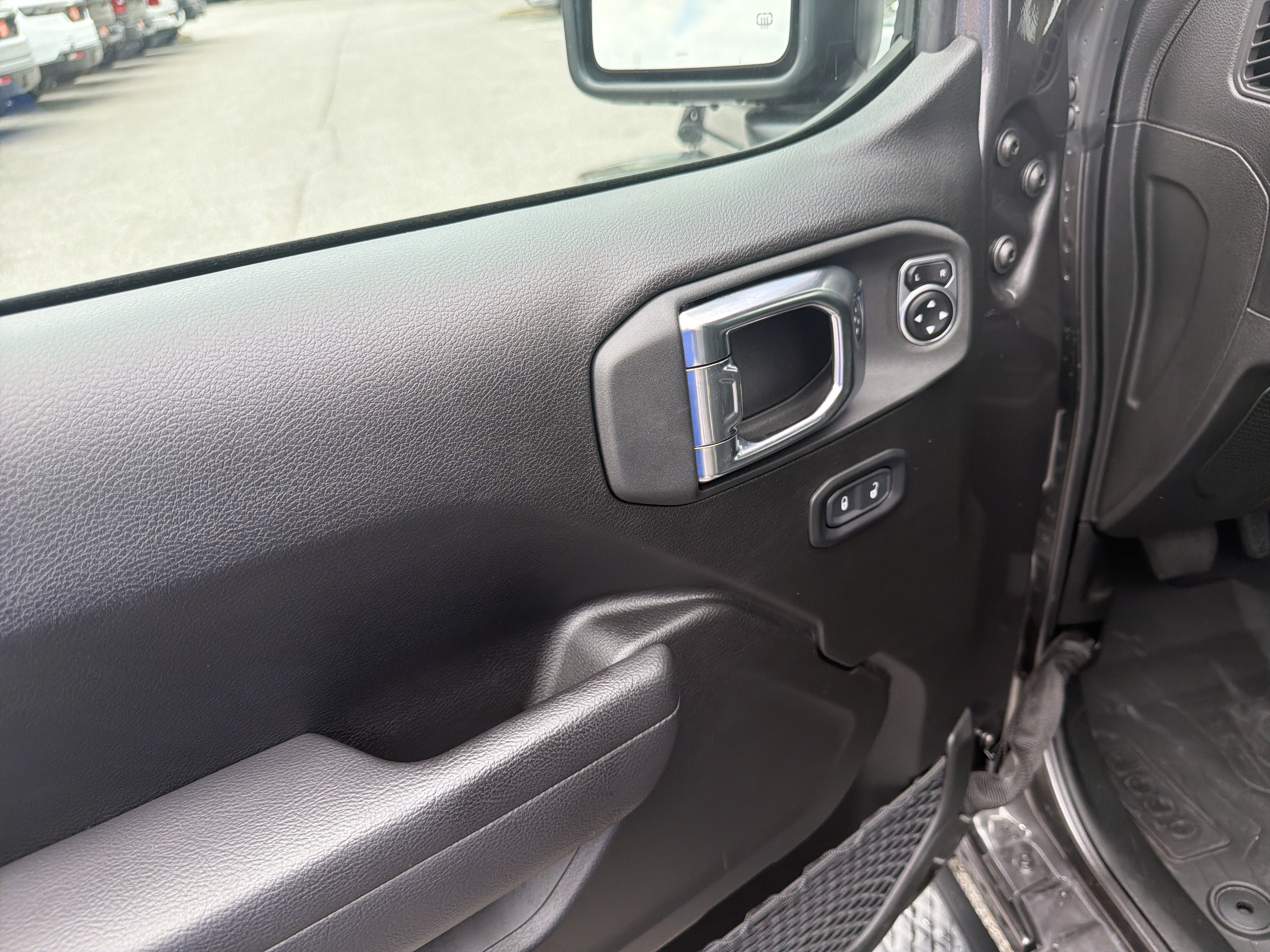 Used 2025 Jeep Gladiator Sport AWD/4WD image 14