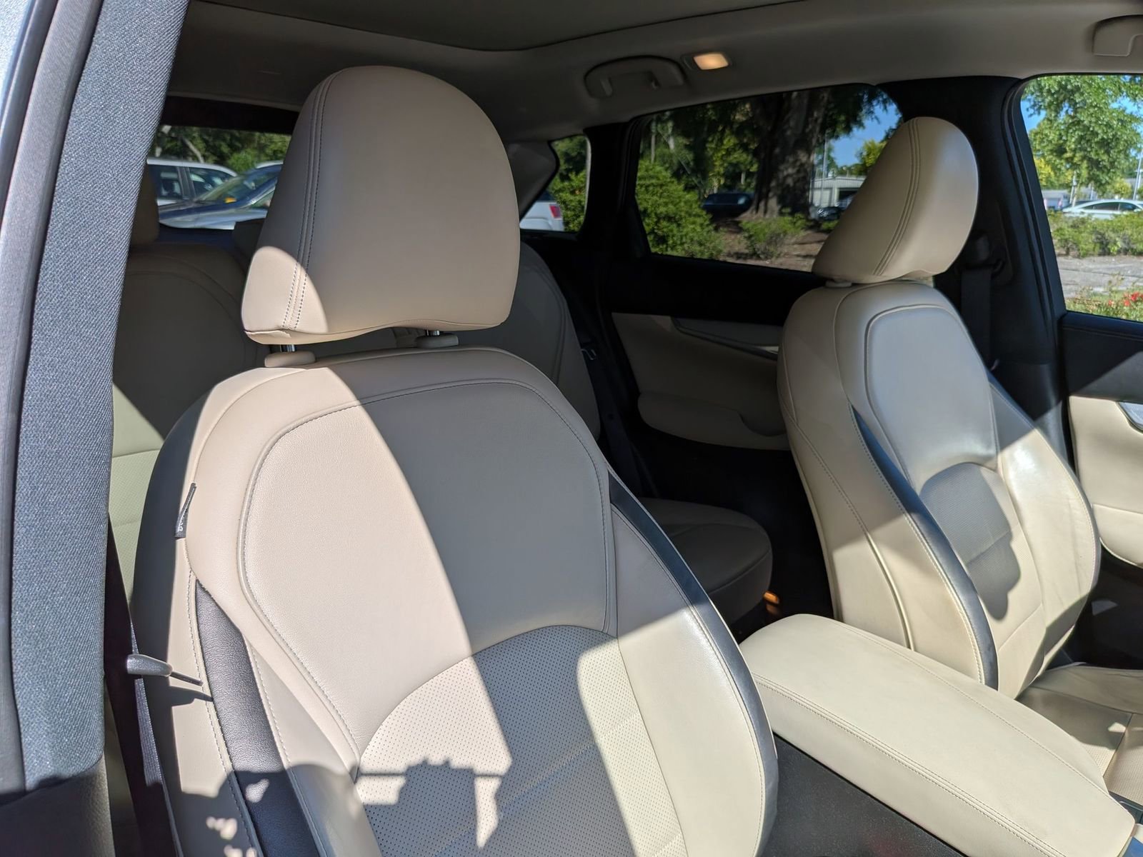 Used 2019 INFINITI QX50 Essential w/ Premium Heat Package AWD/4WD image 40