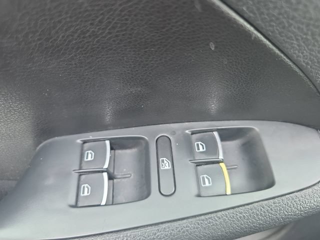 Used 2017 Volkswagen Jetta GLI FWD image 28