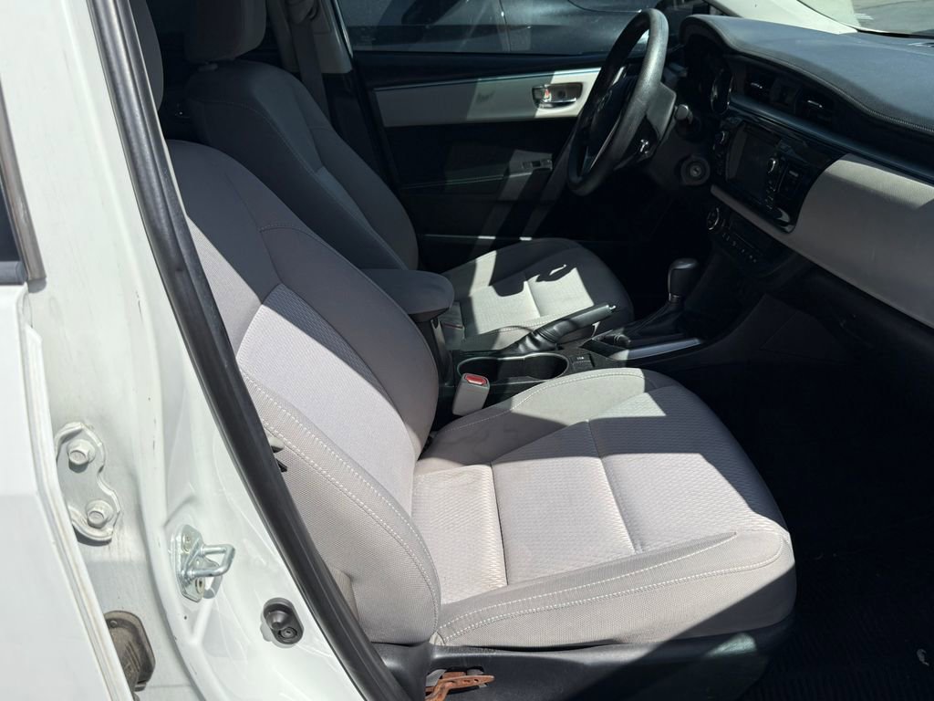 Used 2015 Toyota Corolla LE FWD image 12