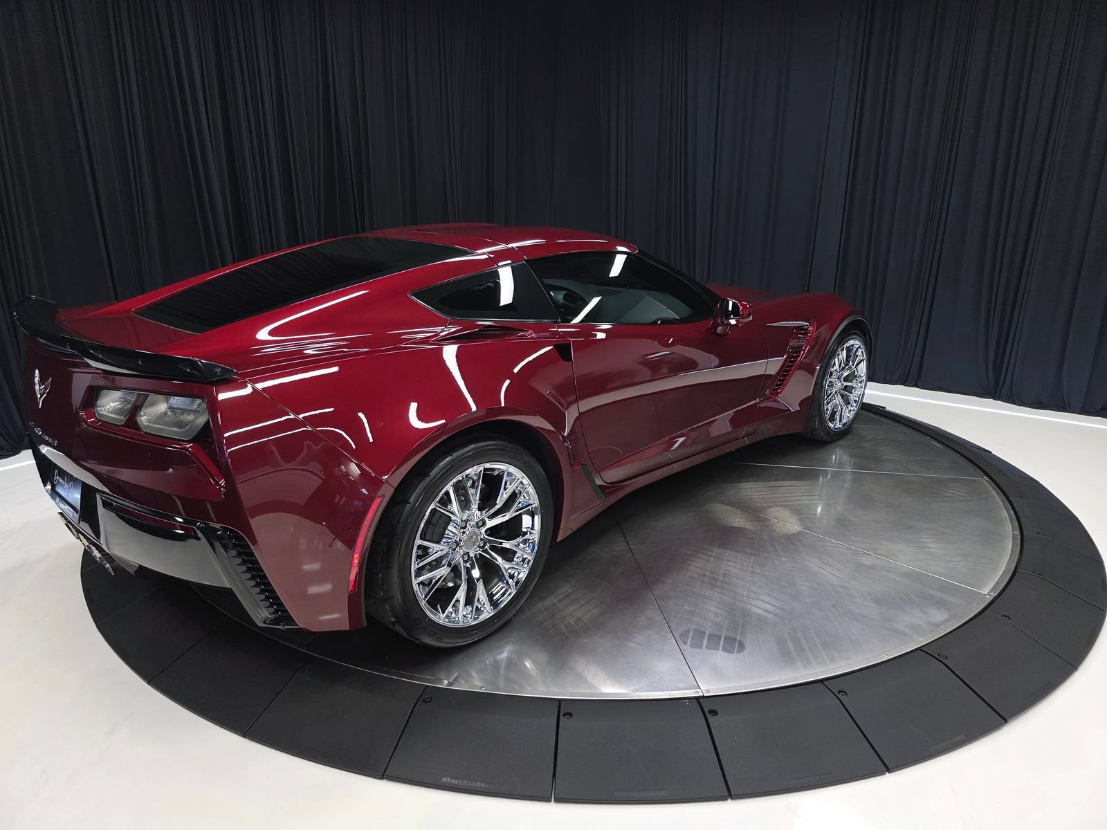 Used 2018 Chevrolet Corvette Z06 w/ Battery Protection Package RWD image 14