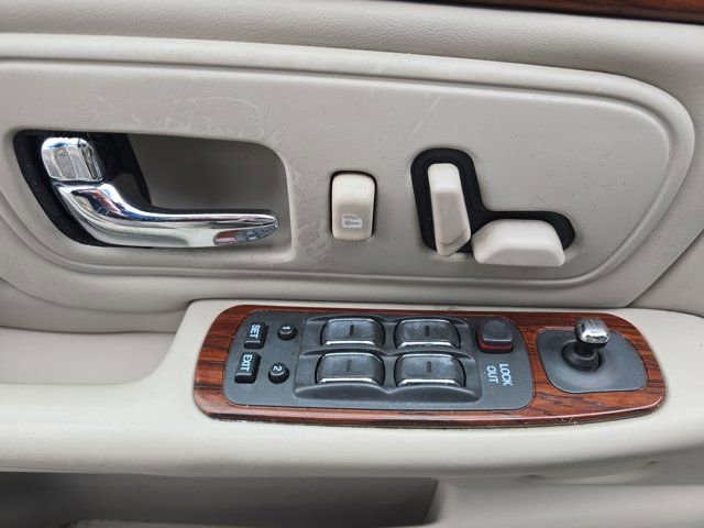 Used 1999 Cadillac De Ville w/ Comfort/Convenience Pkg image 20