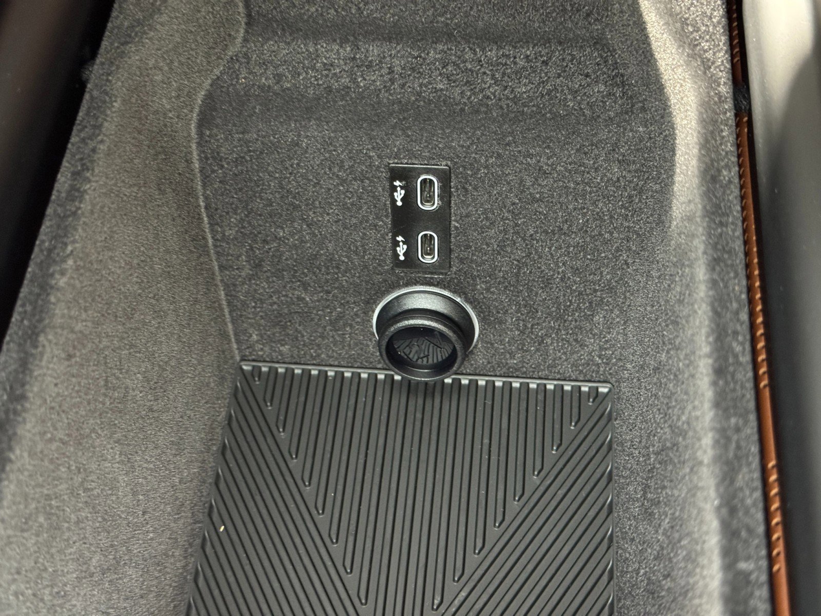 Used 2023 BMW i7 xDrive60 w/ Executive Package 2 image 37