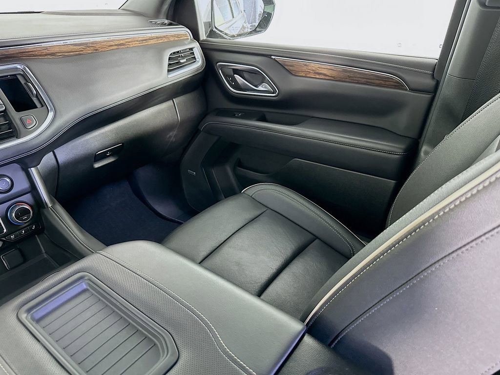 Used 2024 Chevrolet Tahoe Premier AWD/4WD image 34